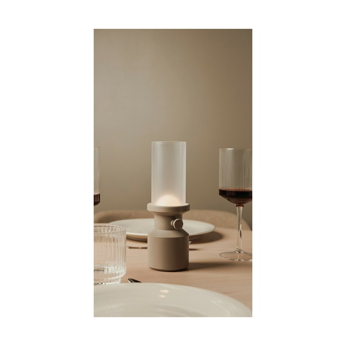 Lampki na biurko z logo – lampka na biurko vinga niori – beżowa VG649-20_V5130319__M_400 Lampka na biurko VINGA Niori - beżowa VG649-20_V5130319__M_400