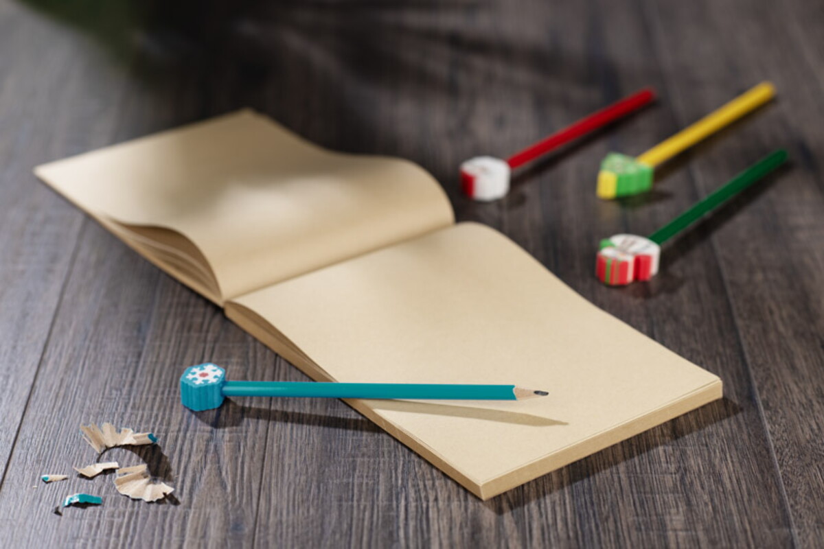 Ołówki z logo – ołówek z gumką christmas – śnieżynka – niebieski 19826-03_m OŁÓWEK z gumką CHRISTMAS - Śnieżynka - niebieski 19826-03_m