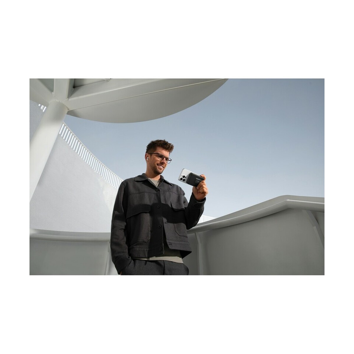 Powerbanki z logo – magnetyczny power bank 10000 mah anker – czarny VR014-03_RBA1654G11__M_400 Magnetyczny power bank 10000 mAh Anker - czarny VR014-03_RBA1654G11__M_400