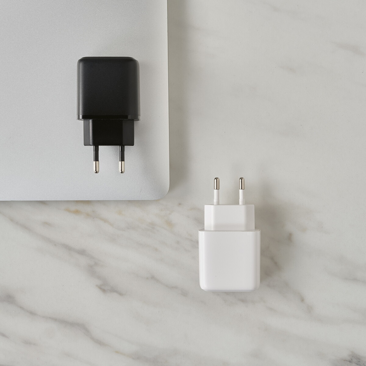 Kable USB z logo – kabel franklin rabs 20w – czarny ACB002_103-amb Kabel Franklin rABS 20W - Czarny ACB002_103-amb