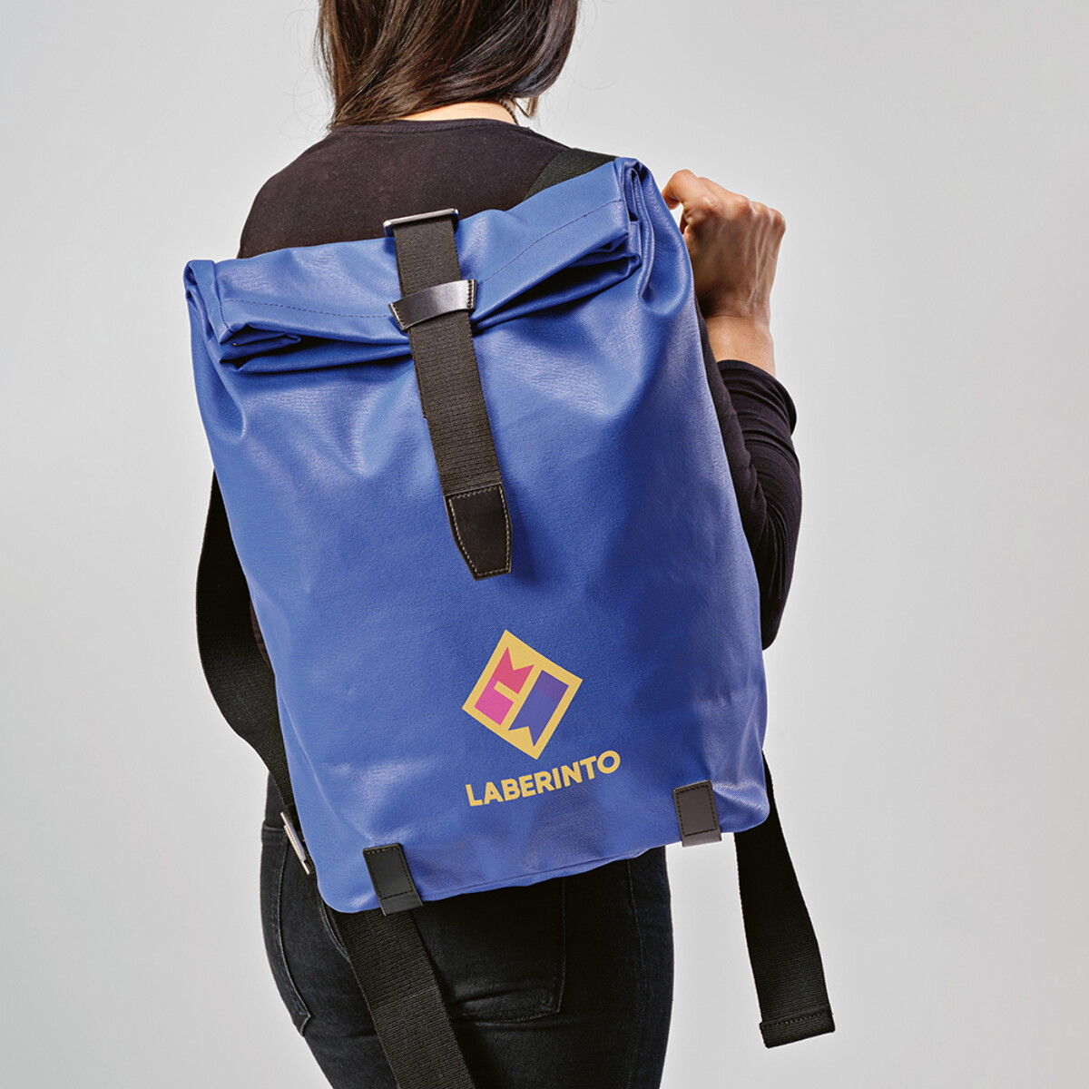 Plecaki z logo – berlin backpack 23l z recyklingowanej bawelny 340 gsm – niebieski ABK006_104-logo Berlin Backpack 23L z recyklingowanej bawelny 340 gsm - niebieski ABK006_104-logo
