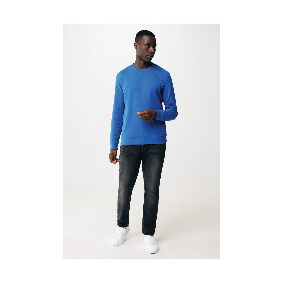 Bluzy z logo – bluza z bawełny z recyklingu iqoniq zion – niebieska T9300.025__F_255__f71 Bluza z bawełny z recyklingu Iqoniq Zion - niebieska T9300.025__F_255__f71