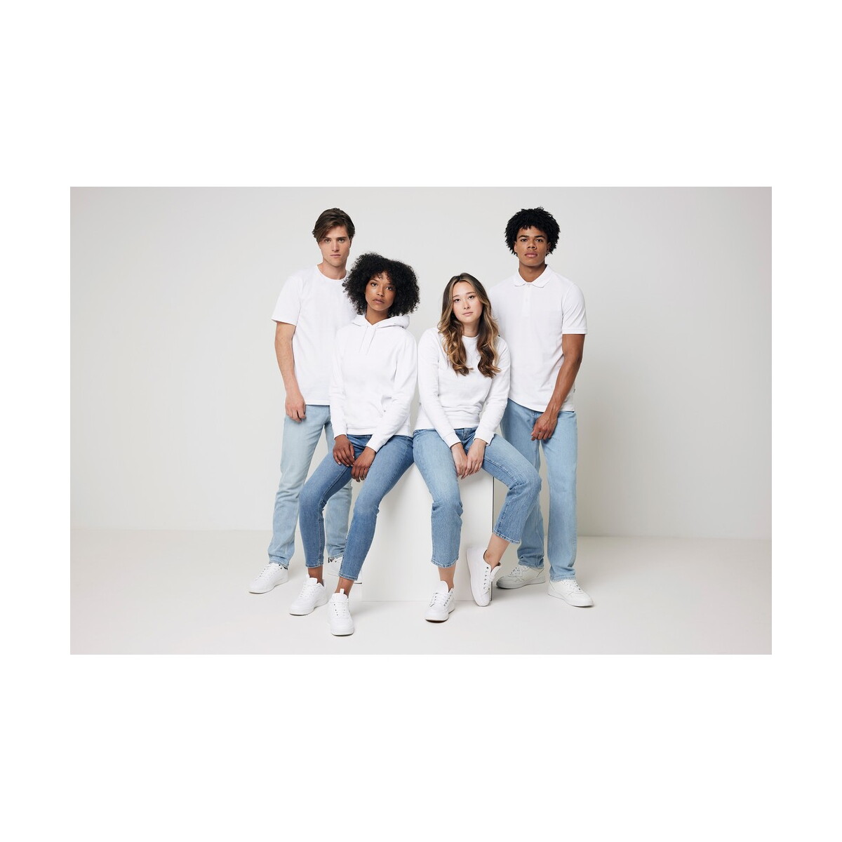 Bluzy z logo – bluza z kapturem z bawełny z recyklingu iqoniq jasper – biała T9400.004.M__G_300 Bluza z kapturem z bawełny z recyklingu Iqoniq Jasper - biała T9400.004.M__G_300