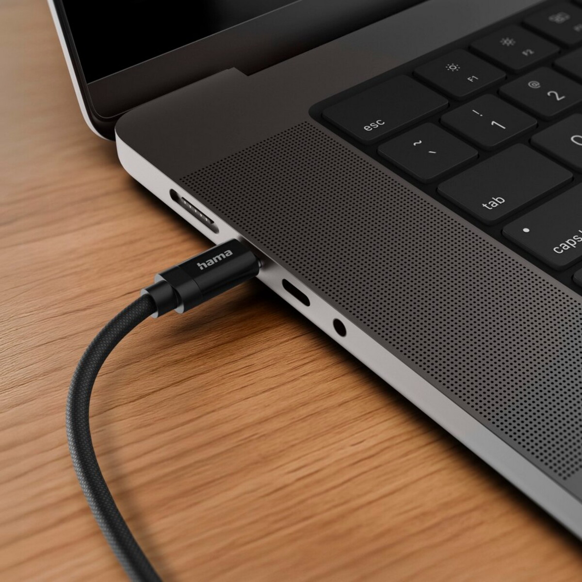 Kable USB z logo – kabel do ładowania hama 100w – czarny VH018-03_ATM02 Kabel do ładowania Hama 100W - czarny VH018-03_ATM02