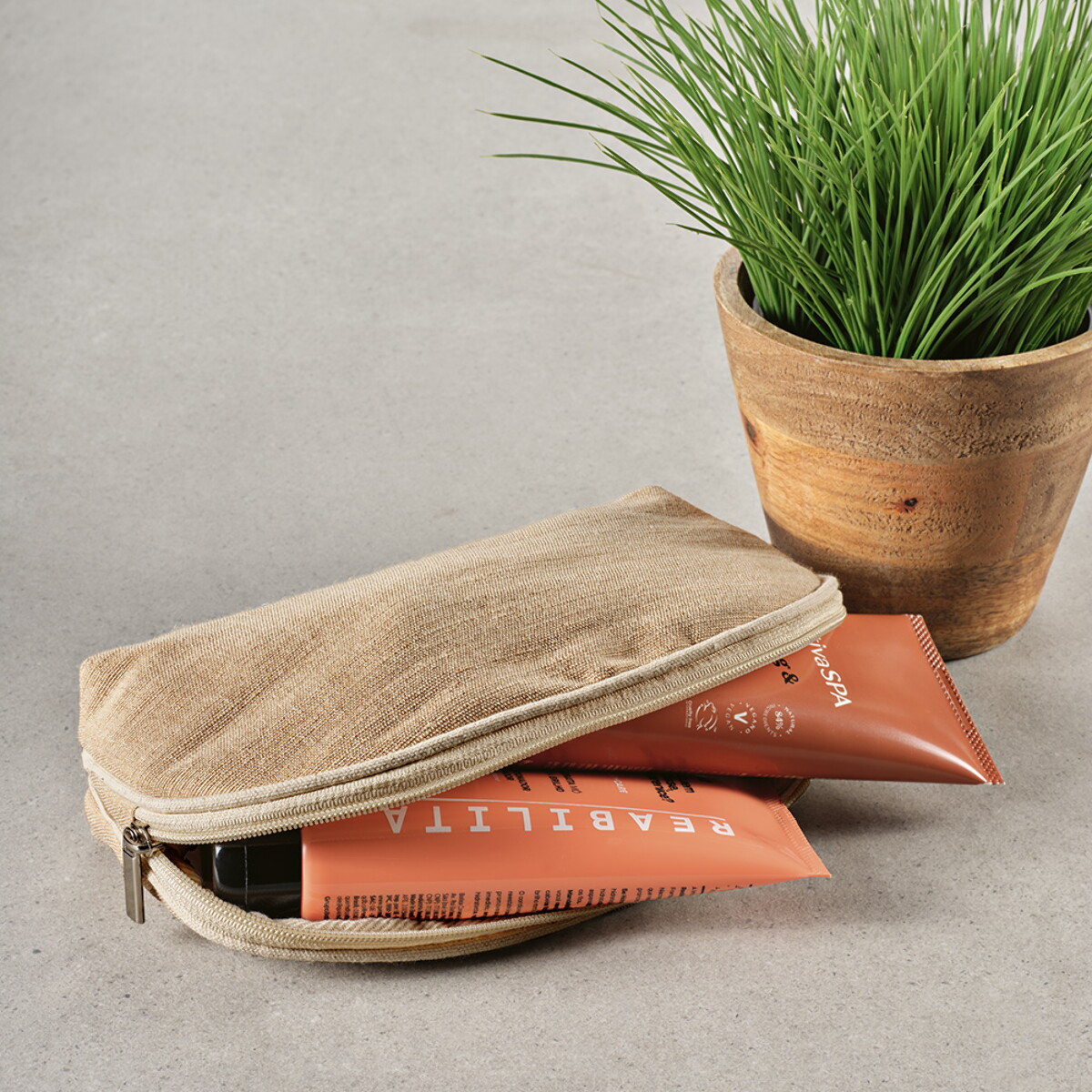 Kosmetyczki z logo – torba toaletowa dehli juco 260 gsm – naturalna ATB006_160_amb Torba toaletowa Dehli Juco 260 gsm - Naturalna ATB006_160_amb