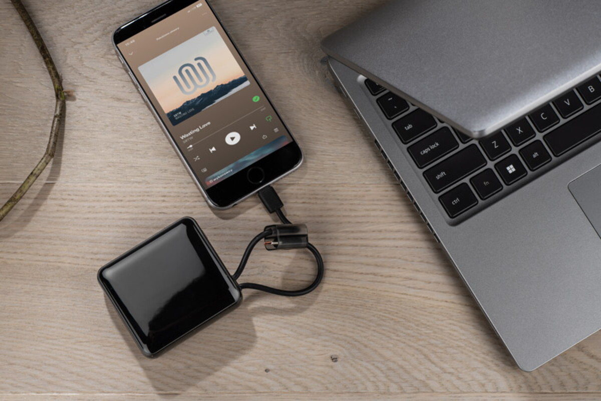 Powerbanki z logo – powerbank lumero 10000 mah 22,5w – czarny 45138-02_m Powerbank LUMERO 10000 mAh 22,5W - czarny 45138-02_m