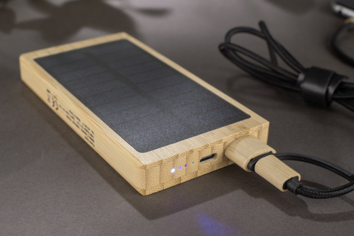 Powerbanki z logo – powerbank solarny solbam 5000 mah – beżowy 45140-17_m Powerbank solarny SOLBAM 5000 mAh - beżowy 45140-17_m