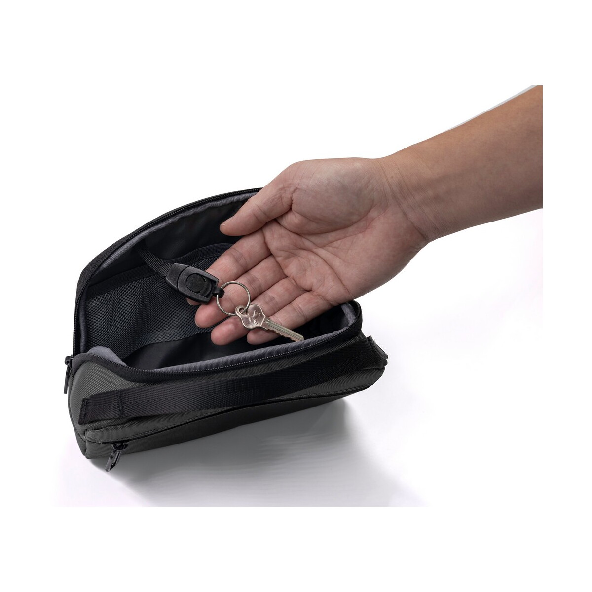Torby na ramię z logo – torba na ramię brandcharger virtuo ora – czarna VB276-03_AAA03 Torba na ramię BrandCharger Virtuo Ora - czarna VB276-03_AAA03