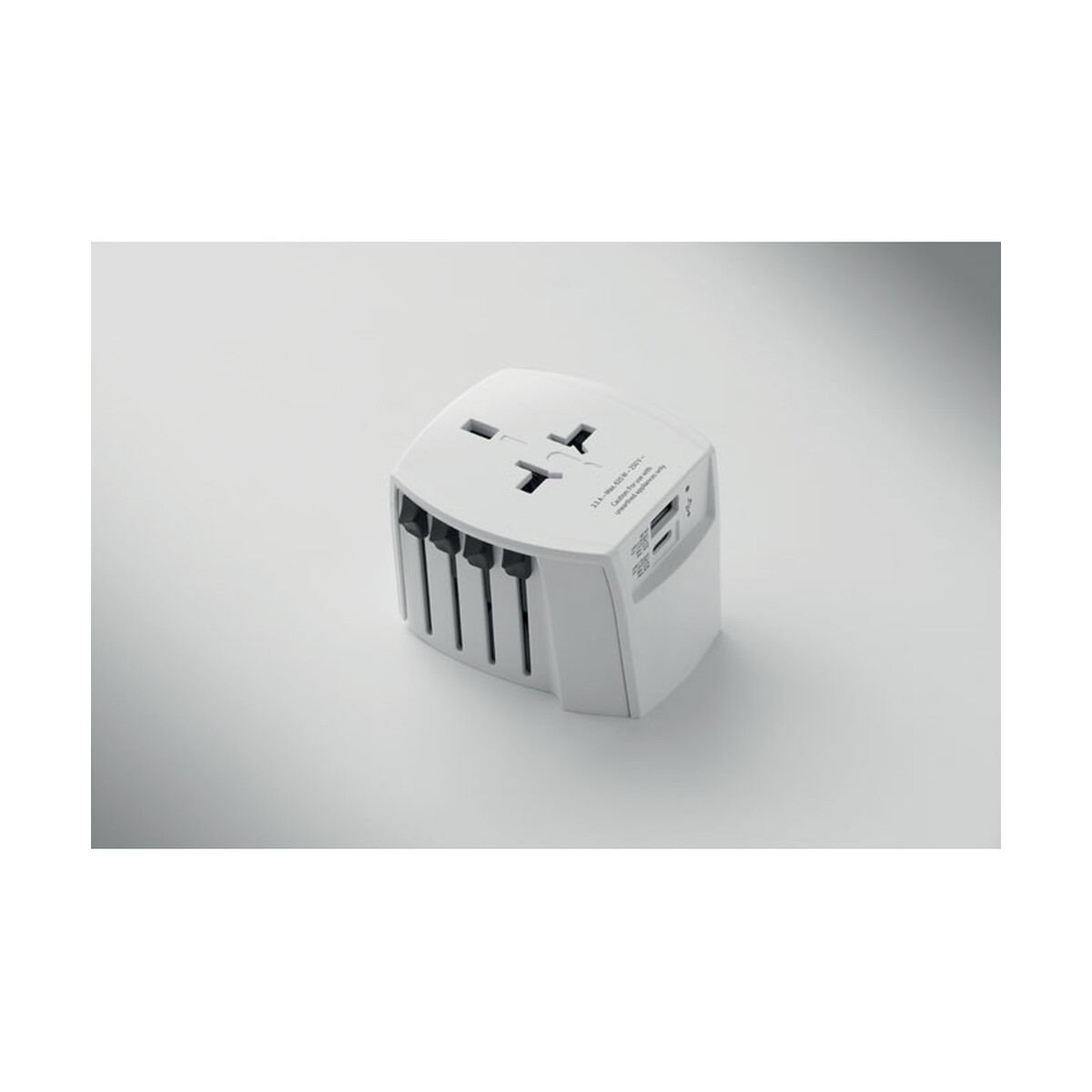 Adaptery podróżne z logo – skross® muv usb ac 30w pd muv usb ac30 pd – biały mo2980-06-ambiant SKROSS® MUV USB AC 30W PD MUV USB AC30 PD - biały mo2980-06-ambiant