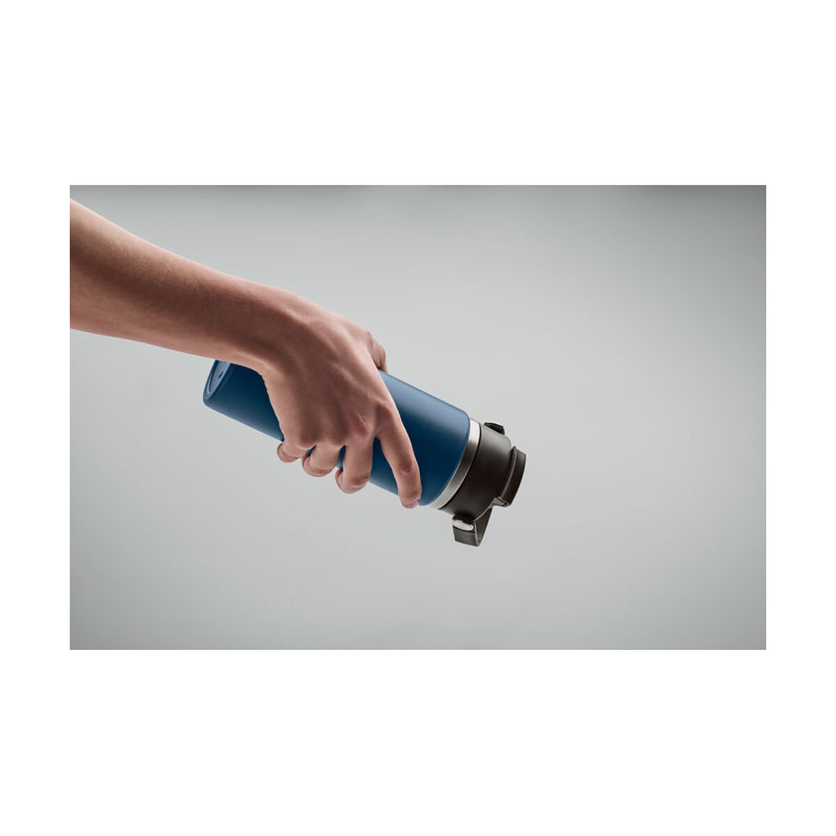 Butelki z logo – butelka dwuścienna 500 ml suma grip – francuski granatowy mo2775-85-open Butelka dwuścienna 500 ml SUMA GRIP - francuski granatowy mo2775-85-open