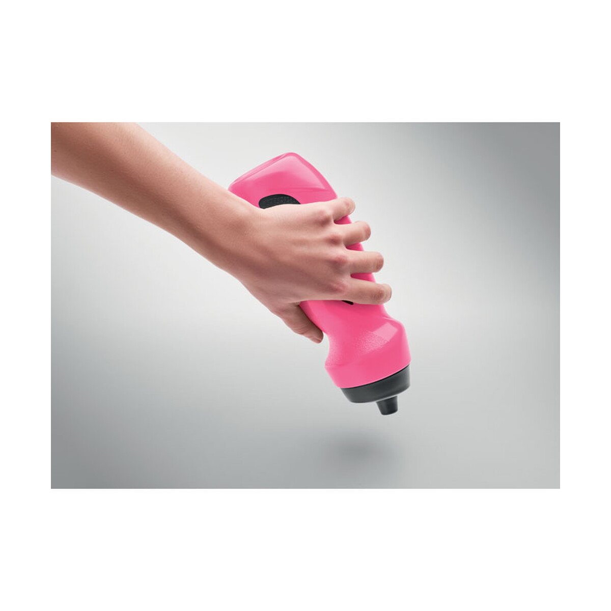 Butelki z logo – butelka sportowa 700 ml fersk – fluorescencyjna – fuksja mo2880-72-ambiant Butelka sportowa 700 ml FERSK - fluorescencyjna - fuksja mo2880-72-ambiant