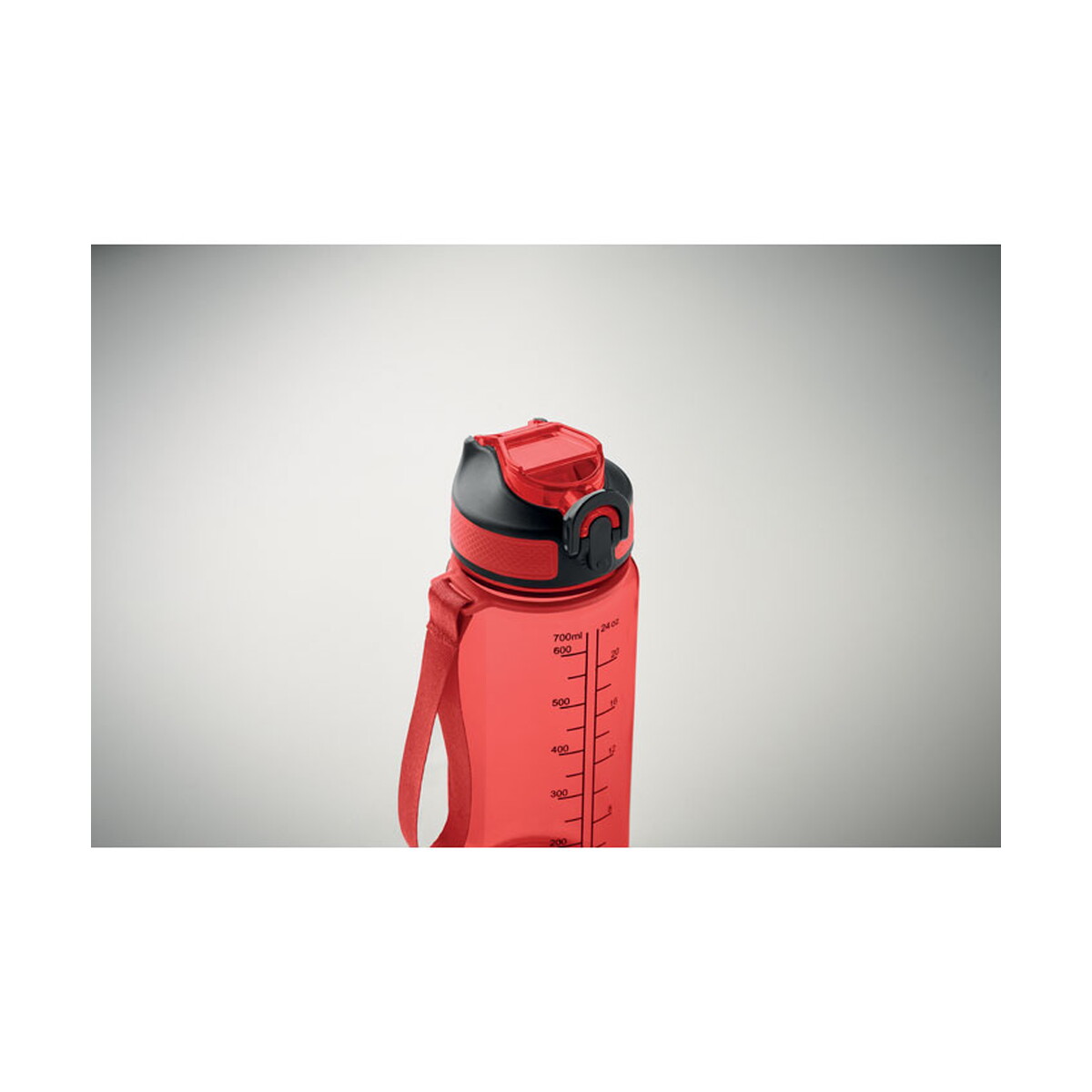 Butelki z logo – butelka sportowa 700 ml mo2792-24 enkel – przezroczysta czerwona mo2792-25-open Butelka sportowa 700 ml MO2792-24 ENKEL - przezroczysta czerwona mo2792-25-open