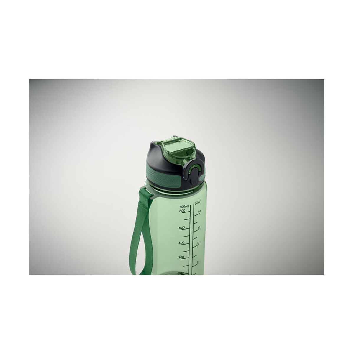 Butelki z logo – butelka sportowa 700 ml mo2792-52 enkel – przezroczysta zielona mo2792-24-open Butelka sportowa 700 ml MO2792-52 ENKEL - przezroczysta zielona mo2792-24-open