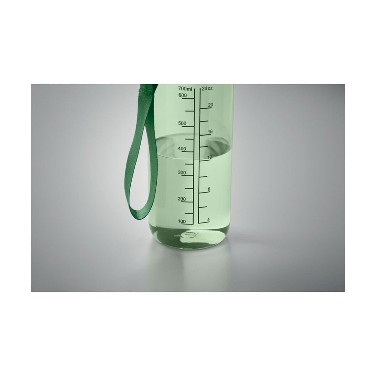 Butelki z logo – butelka sportowa 700 ml mo2792-52 enkel – przezroczysta zielona mo2792-24-picture7 Butelka sportowa 700 ml MO2792-52 ENKEL - przezroczysta zielona mo2792-24-picture7
