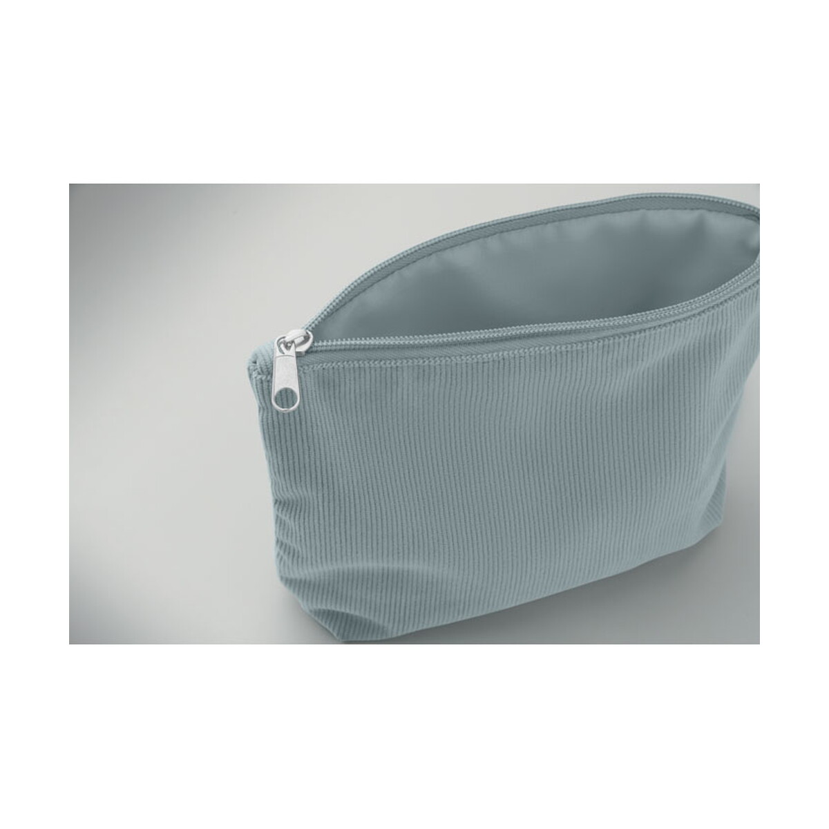 Kosmetyczki z logo – kosmetyczka sztruksowa cordy t – baby blue mo2876-66-open Kosmetyczka sztruksowa CORDY T - baby blue mo2876-66-open