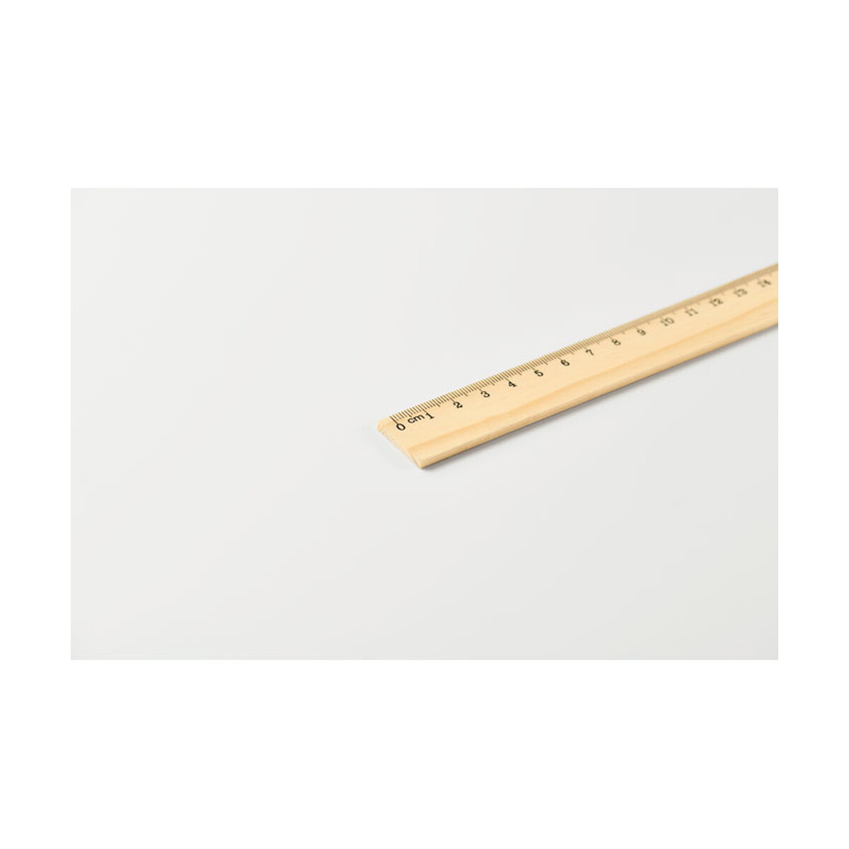 Linijki z logo – drewniana linijka 20 cm ruler20 – drewniana mo2917-40-detail Drewniana linijka 20 cm RULER20 - drewniana mo2917-40-detail