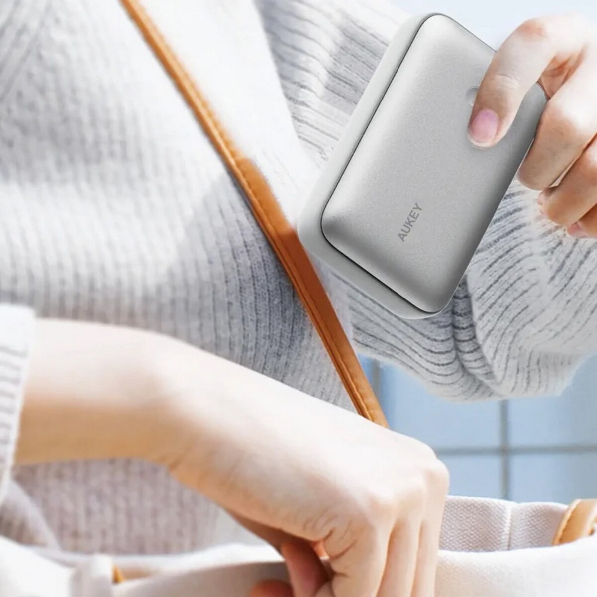 Powerbanki z logo – power bank 20000 mah aukey – srebrny VAM14-32_ATM04 Power bank 20000 mAh Aukey - srebrny VAM14-32_ATM04
