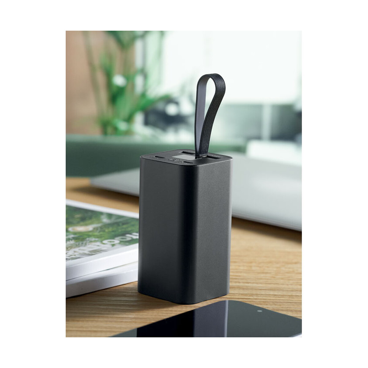 Powerbanki z logo – power bank 20.000 mah voima – czarny mo2943-03-ambiant Power bank 20.000 mAh VOIMA - czarny mo2943-03-ambiant