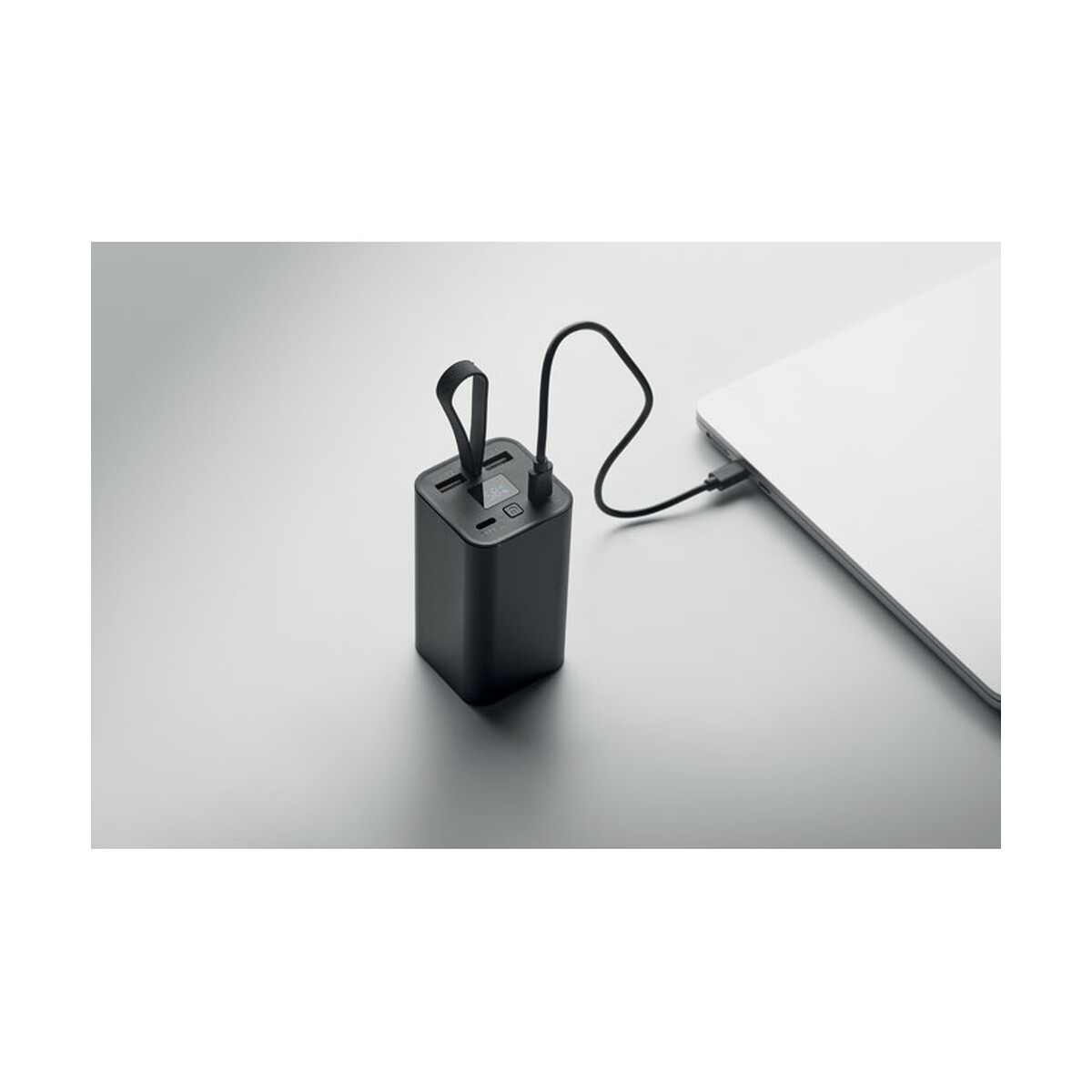 Powerbanki z logo – power bank 20.000 mah voima – czarny mo2943-03-side Power bank 20.000 mAh VOIMA - czarny mo2943-03-side