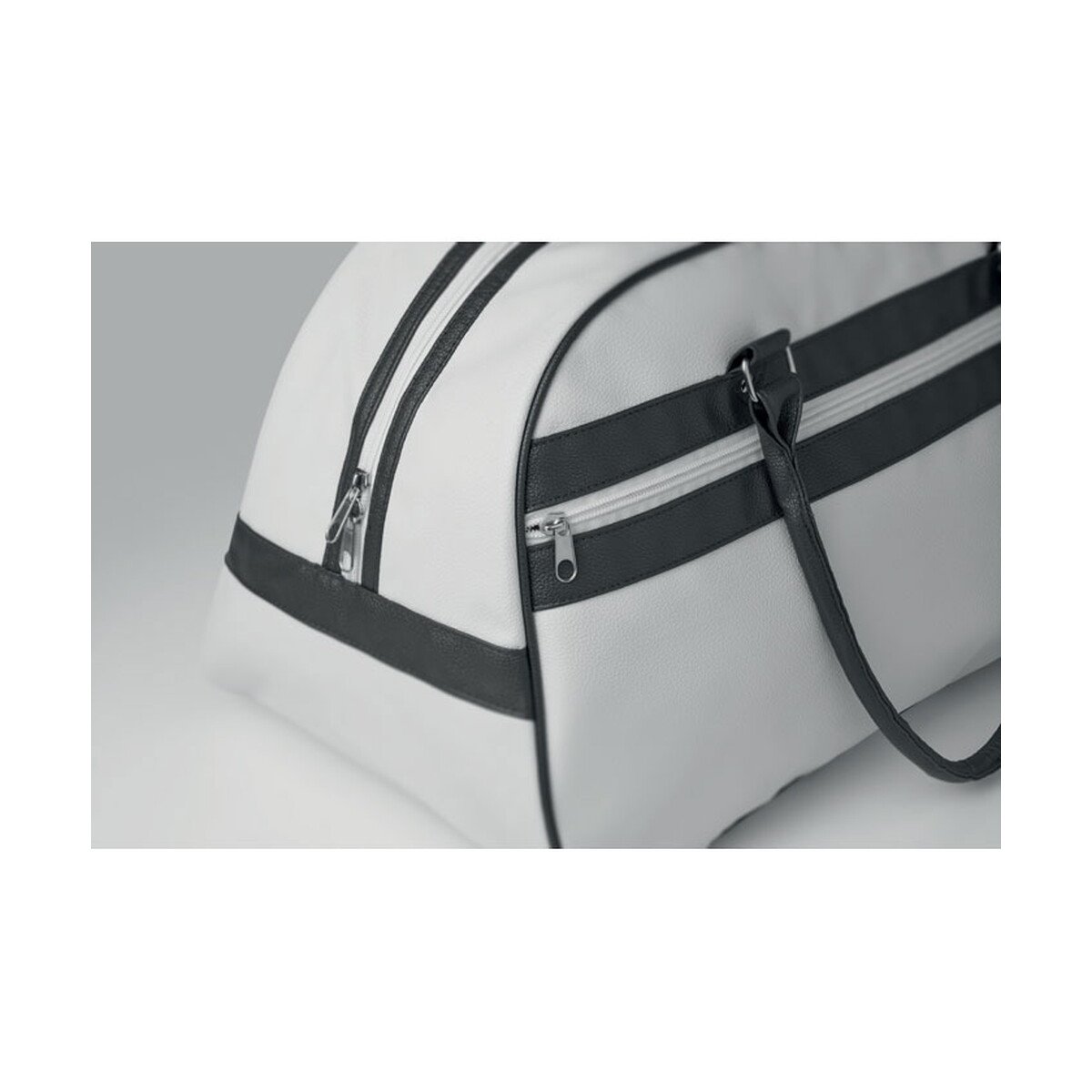 Torba sportowa z PU NOSTALGIC - biała mo2987-06