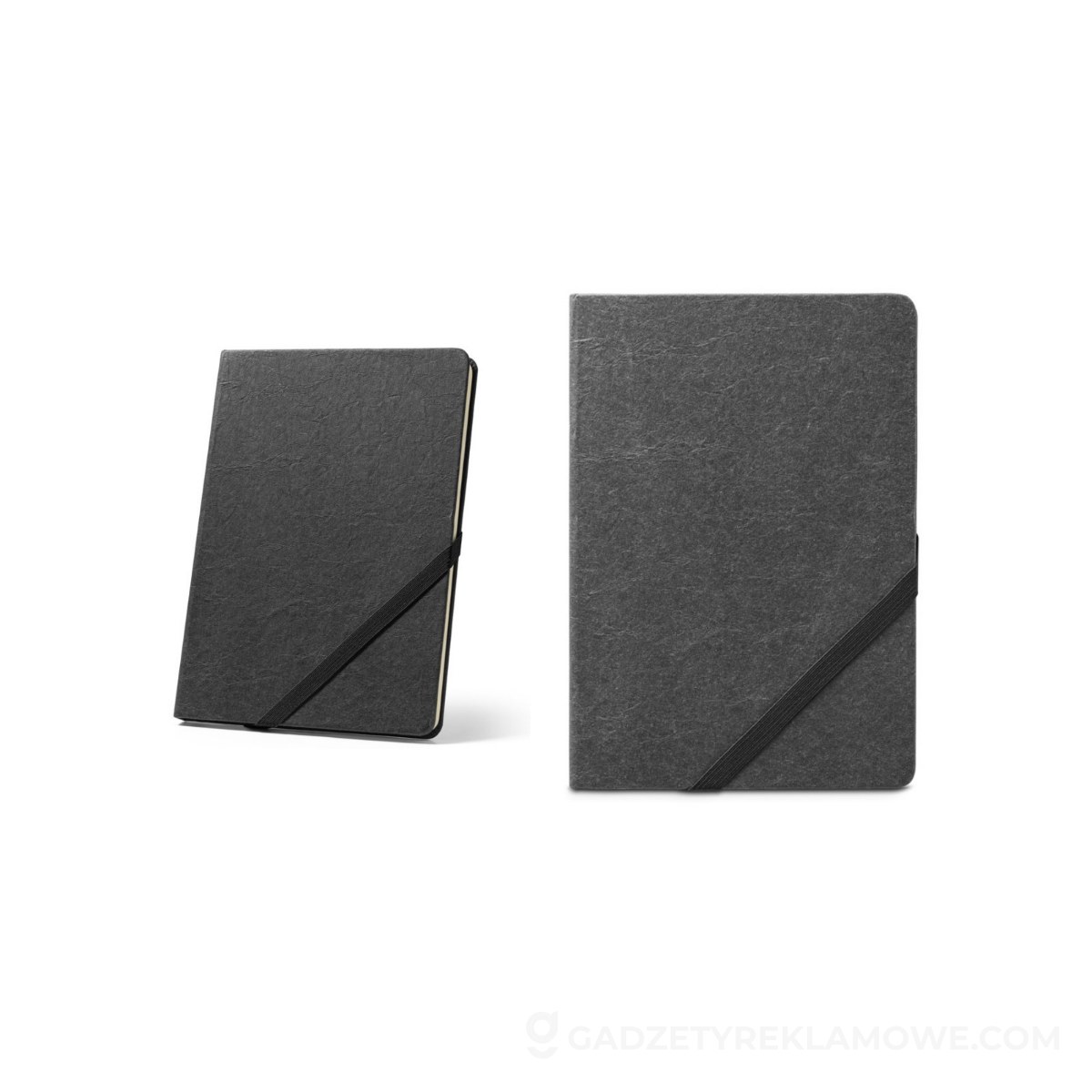 HUXLEY. Notatnik formatu A5, wykonany z papieru wodoodpornego, z kartkami w linie, wykonany z materiału z certyfikatem FSC™ i innych materiałów kontrolowanych - Czarny