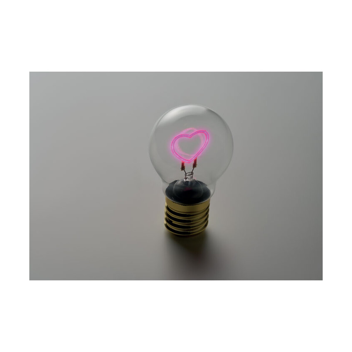 Lampki na biurko z logo – żarówka dekoracyjna led lumiglow – fluorescencyjna -fuksja mo2797-72-side Żarówka dekoracyjna LED LUMIGLOW - fluorescencyjna -fuksja mo2797-72-side