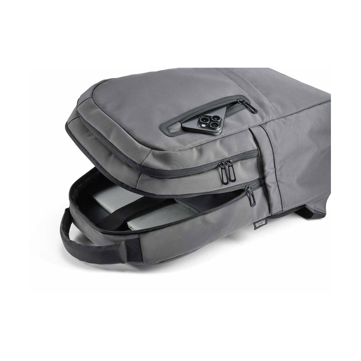 Plecaki z logo – chicago backpack 20l rpet. fits 17″ laptop – dark grey ABK035_133-detail Chicago Backpack 20L rPET. Fits 17